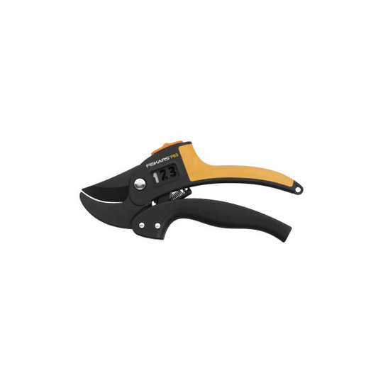 Fiskars PowerStep P83 Oksasakset vastakappaleella